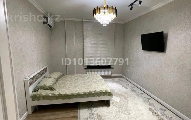 1-комнатная квартира · 45 м² · 4/9 этаж, мкр Ак Шагала 9 за 200 000 ₸ в Атырау — фото 2