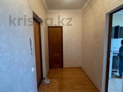 1-бөлмелі пәтер, 40 м², 9/9 қабат, мкр Аксай-4, бағасы: 22.9 млн 〒 в Алматы, Ауэзовский р-н