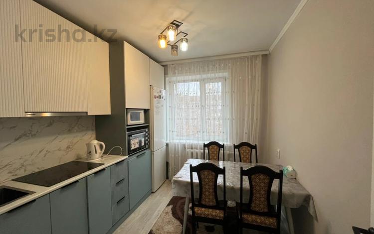 4-бөлмелі пәтер · 81 м² · 4/9 қабат, мкр Юго-Восток, мкр Степной 3 3/9 — Степной 3, дом 3/9, бағасы: 35 млн ₸ в Караганде, Казыбек би р-н — фото 17