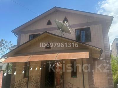 4-комнатная квартира · 460 м² · 2 этаж, Каирбекова 47а — Каирбекова 47а за 3 500 〒 в Алматы, Медеуский р-н