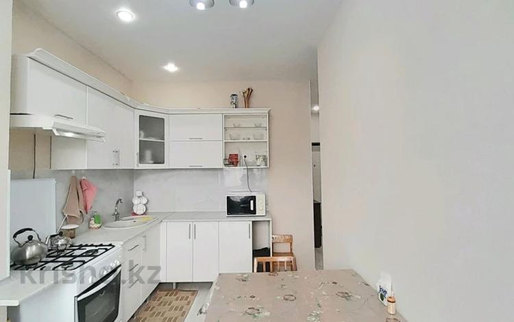 2-комнатная квартира · 54 м² · 7/10 этаж, Самал — 10мкр-н, ГЭН, 37школа за 23.9 млн ₸ в Уральске — фото 6