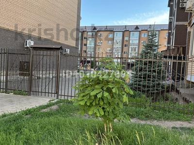3-комнатная квартира · 91 м² · 5/5 этаж, мкр 4, Абулхаир хана 171/1 — 42 гимназии Ак Ниет за 36 млн ₸ в Уральске