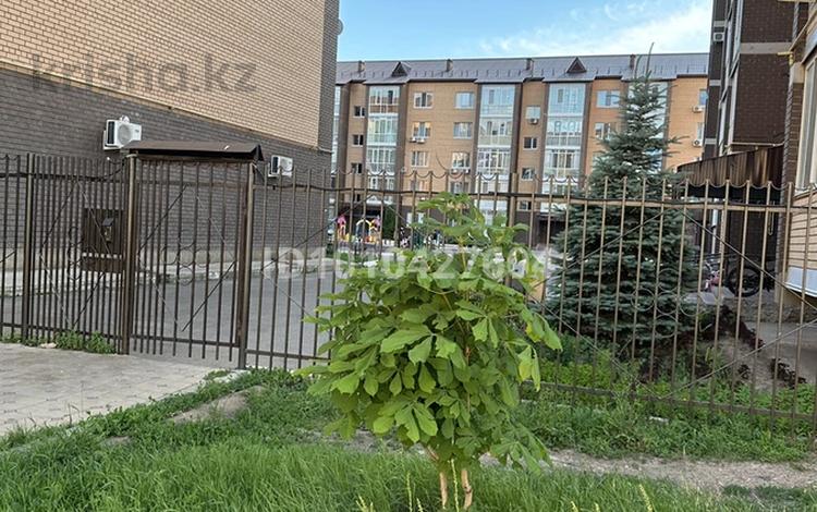 3-комнатная квартира · 91 м² · 5/5 этаж, мкр 4, Абулхаир хана 171/1 — 42 гимназии Ак Ниет за 36 млн ₸ в Уральске — фото 13