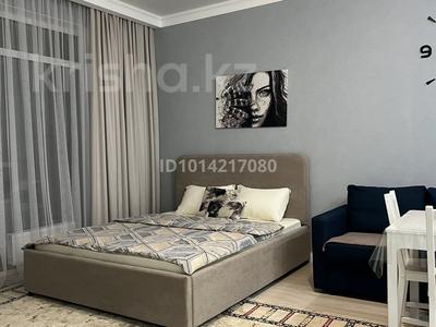 3-комнатная квартира · 65 м² · 5/12 этаж, Толе би 48/1 — ТРЦ Хан Шатыр за 30 000 ₸ в Астане, Есильский р-н