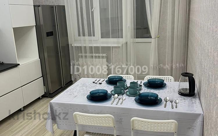 3-комнатная квартира · 120 м² · 1/10 этаж, мкр. Алтын орда, Сактаган Баишева 7а — Гипермаркет Дина, Sky park, облгаи за 30 000 〒 в Актобе — фото 2