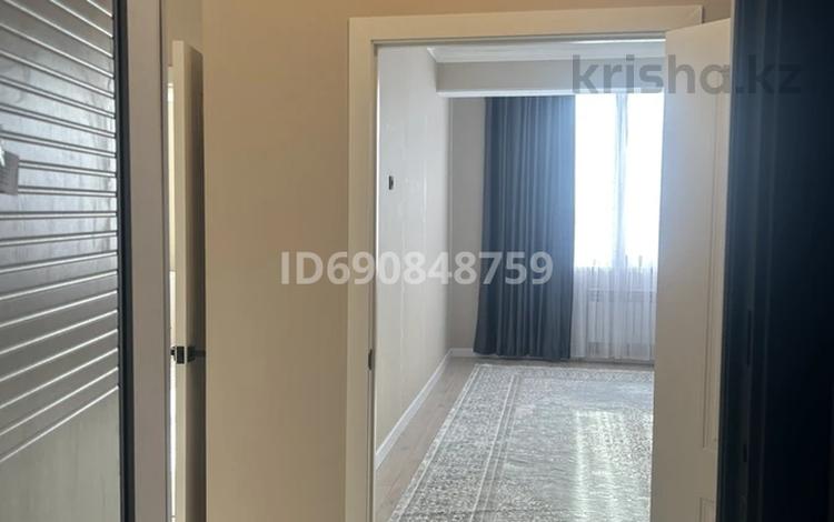 1-комнатная квартира, 50 м², 2/5 этаж помесячно, 15 2 за 100 000 〒 в Туркестане — фото 2