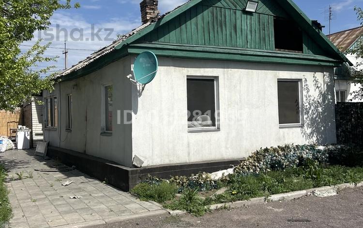 Отдельный дом · 2 комнаты · 34 м² · 8 сот., Курмангазы 20 за 10 млн 〒 в Караганде, Казыбек би р-н — фото 2