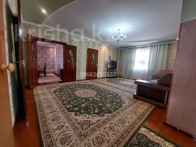Отдельный дом · 6 комнат · 200 м² · 20 сот., Ж.Махамбетов ул. Амангелди 72 — Остановка Еркеназ за 23 млн ₸