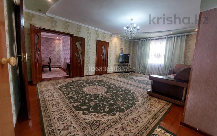 Отдельный дом · 6 комнат · 200 м² · 20 сот., Ж.Махамбетов ул. Амангелди 72 — Остановка Еркеназ за 23 млн ₸ — фото 2