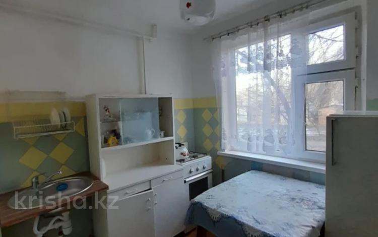 1-комнатная квартира, 31 м², 1/5 этаж, Ружейникова за 8 млн 〒 в Уральске — фото 2