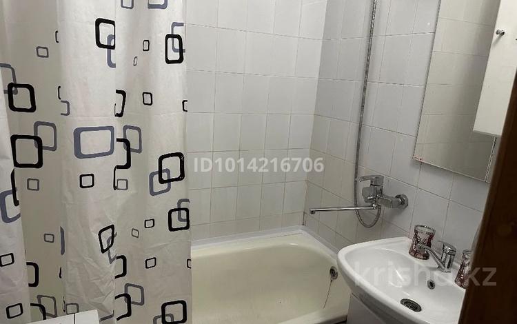 3-комнатная квартира · 62 м² · 3/9 этаж, мкр 8, 101 стрелковой бригады 7 — школа 17, ТД Науырыз за 20.5 млн ₸ в Актобе — фото 2