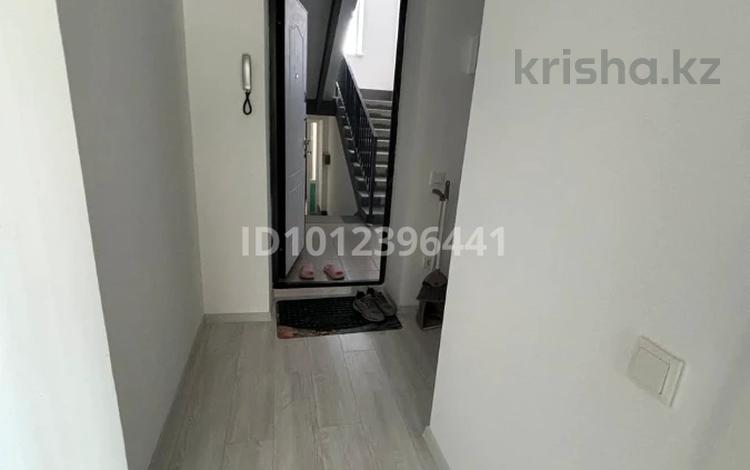 1-бөлмелі пәтер · 38 м² · 1/5 қабат, мкр. Алтын орда, Алтын орда 40к, бағасы: 135 000 ₸ в Актобе — фото 2