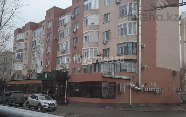 4-бөлмелі пәтер · 113 м² · 4/6 қабат, Владимирского 2в, бағасы: 50 млн ₸ в Атырау — фото 2