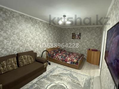 1-комнатная квартира, 32 м², 3/5 этаж посуточно, Беркимбаева за 7 000 〒 в Экибастузе