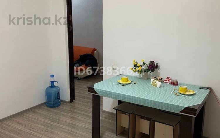 2-комнатная квартира · 96 м² · 3/9 этаж, мкр Нурсая 47б за 12 000 ₸ в Атырау — фото 2