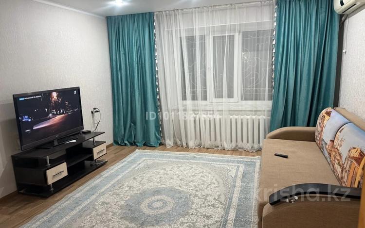 2-комнатная квартира · 60 м² · 1/5 этаж, мкр Кунаева 63 за 15 000 ₸ в Уральске — фото 2