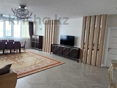 5-комнатная квартира, 210 м², 4/10 этаж помесячно, Алматы 11 за 800 000 〒 в Астане