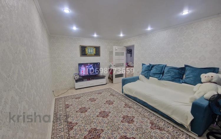 2 комнаты · 55 м² · 4 этаж, мкр Кунаева 2 за 70 000 ₸ в Уральске — фото 2