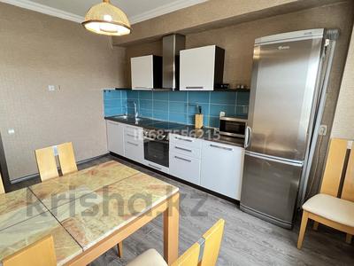 3-комнатная квартира · 107 м² · 10/12 этаж, мкр Юго-Восток, Республики — Строй Март , Metro, Magnum за 240 000 〒 в Караганде, Казыбек би р-н