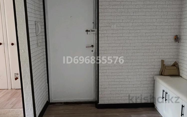 4-бөлмелі пәтер · 74 м² · 4/5 қабат, 1мкр — рядом центральное мечета и парка победы, бағасы: 25 млн ₸ в Таразе — фото 2