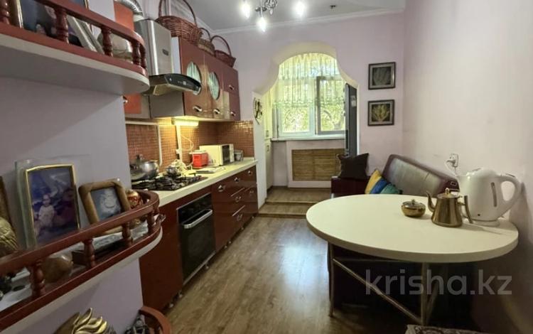 3-комнатная квартира · 64 м² · 2/5 этаж, мкр Тастак-3, Аносова за 41 млн ₸ в Алматы, Алмалинский р-н — фото 3