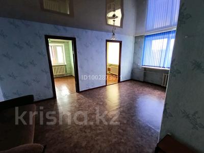 3-комнатная квартира · 61 м² · 5/5 этаж, Жекибаева за 10.5 млн ₸ в Караганде, Алихана Бокейханова р-н