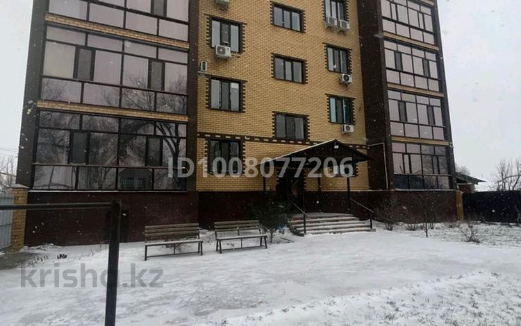 3-бөлмелі пәтер · 135 м² · 1/5 қабат, Льва Толстого 143 — Айтиева, бағасы: 66 млн ₸ в Уральске — фото 27