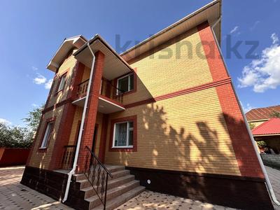 Отдельный дом · 6 комнат · 505 м² · 20 сот., Радлова 41 за 240 млн ₸ в Астане, Сарыарка р-н