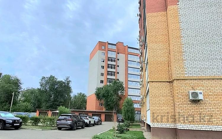 3-комнатная квартира, 104 м², 2/9 этаж, Ярославская 2/3 — Проспеет Абая за 30 млн 〒 в Уральске — фото 24