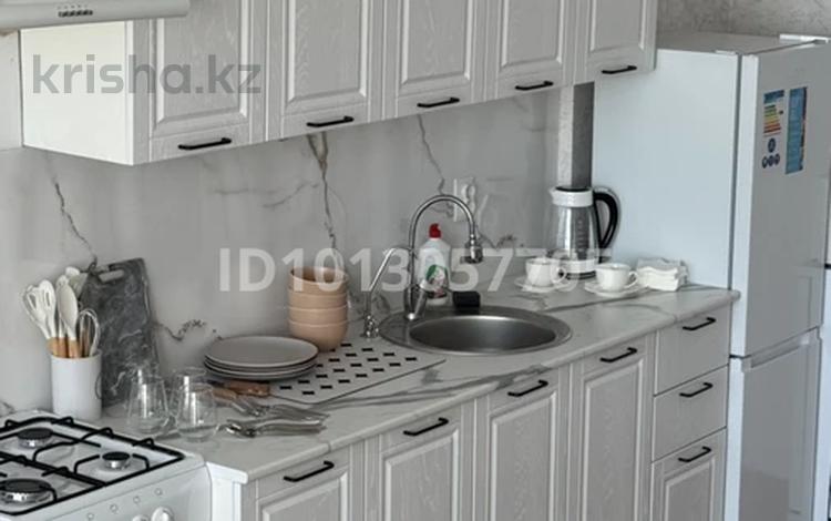 2-бөлмелі пәтер · 56 м² · 7/9 қабат, Проспект Абая 123, бағасы: 18 000 ₸ в Костанае — фото 2