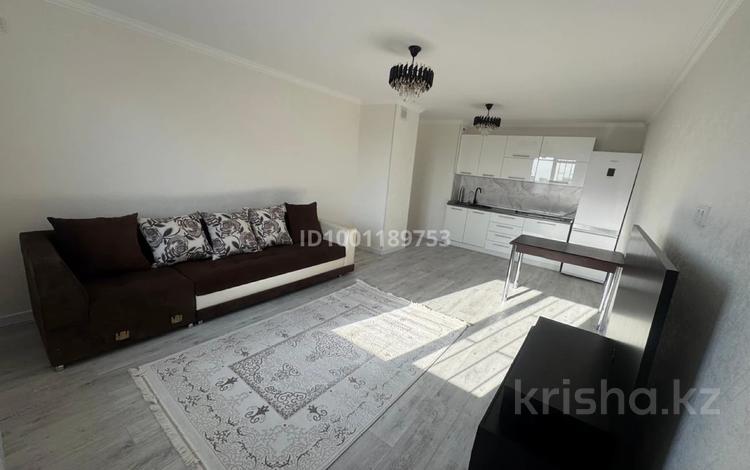 3-комнатная квартира · 63.7 м² · 10/10 этаж, мкр Аккент 98 за 300 000 ₸ в Алматы, Алатауский р-н — фото 6