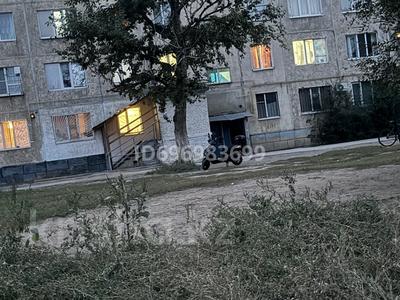 1-комнатная квартира, 14 м², 5/5 этаж, мкр Шанхай 59в — Около ресторан Гаухар за 2.5 млн 〒 в Актобе, мкр Шанхай