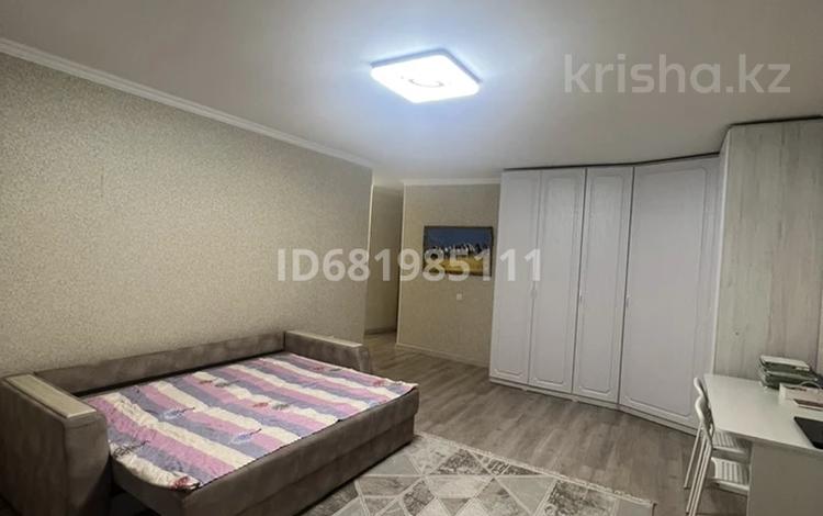 2-бөлмелі пәтер · 65 м² · 5/9 қабат, Ермекова 106/а, бағасы: 27 млн ₸ в Караганде, Казыбек би р-н — фото 2