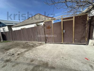 Жеке үй · 4 бөлме · 12 м² · 6 сот., Залений қазақ 70 — 29 мектеп корзинка садик жанында, бағасы: 13 млн 〒 в Таразе