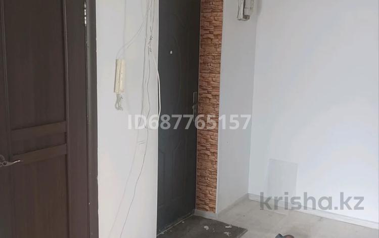 4-бөлмелі пәтер, 94 м², 5/5 қабат, мкр 8 281 — Над анваром, бағасы: 21 млн 〒 в Актобе, мкр 8 — фото 2