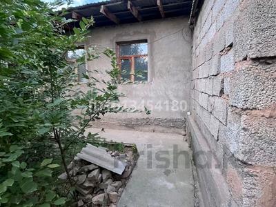Жеке үй · 3 бөлме · 90 м² · 8 жүзд., мкр Северо-Запад, Тарақтас 12 — Арғынбеков Өзекті қиылысында, бағасы: 40 млн ₸ в Шымкенте, Абайский р-н