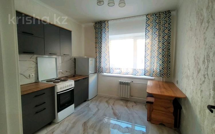 2-комнатная квартира, 57 м², 1/10 этаж помесячно, Сеченова 9/2