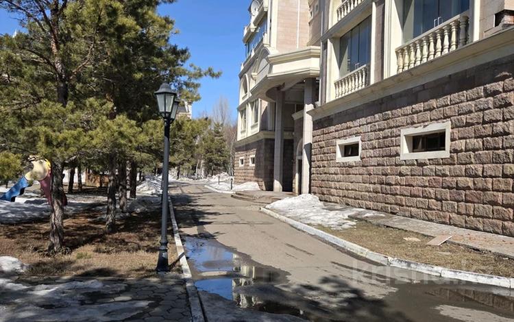 3-комнатная квартира · 212 м² · 2/4 этаж, Домалак Ана за 160 млн ₸ в Астане, Нура р-н — фото 2