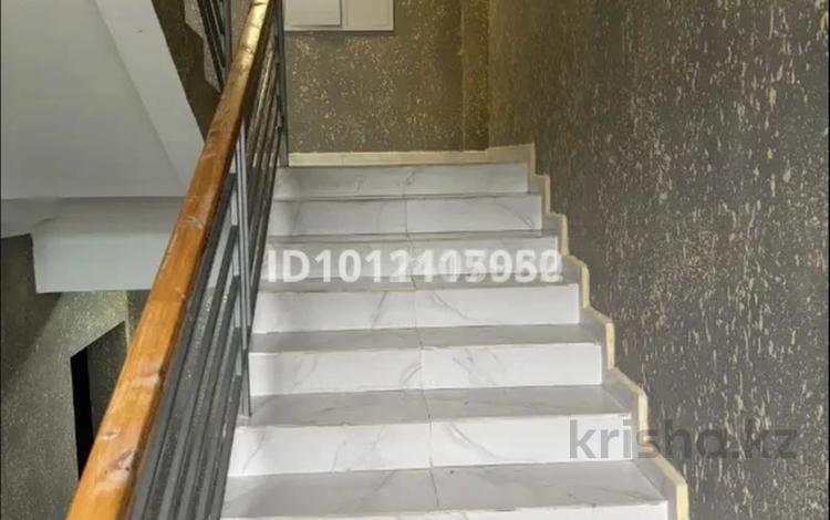 1-комнатная квартира · 42 м² · 1/5 этаж, мкр Самал, Мкрн Самал 2 за 16.5 млн ₸ в Атырау — фото 2