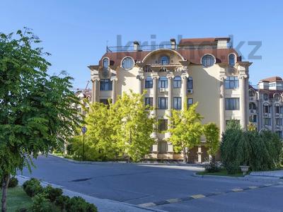 3-бөлмелі пәтер · 119.7 м² · 4/10 қабат, Омарова 39, бағасы: 75 млн ₸ в Алматы, Медеуский р-н