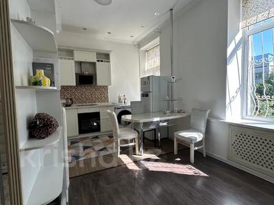 5-комнатная квартира · 156 м² · 3/4 этаж, Назарбаева — ЗОЛОТОЙ КВАДРАТ!!! за 145 млн ₸ в Алматы, Алмалинский р-н