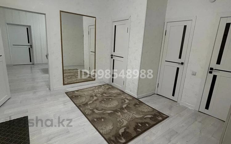 3-комнатная квартира · 250 м² · 1/1 этаж, Ундербаева 24 — Район Взлетка за 130 000 ₸ в  — фото 2