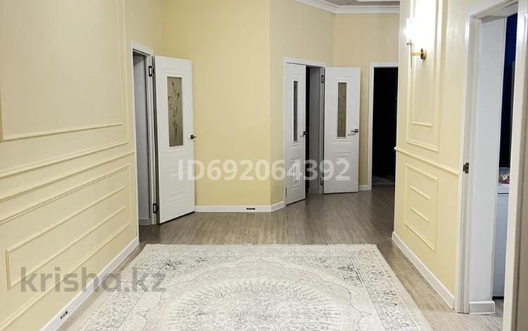 Отдельный дом • 4 комнаты • 182 м² • 8 сот., 24 за 32 млн 〒 в Атырау — фото 2