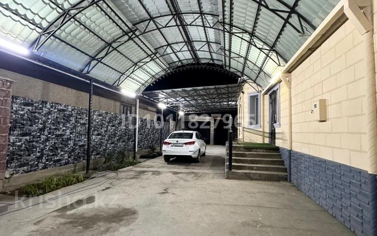 Дом · 5 комнат · 160 м², мкр Самал-1, Атасу 60 — Улицы Арғынбекова и Атасу за 50 000 〒 в Шымкенте, Абайский р-н — фото 2