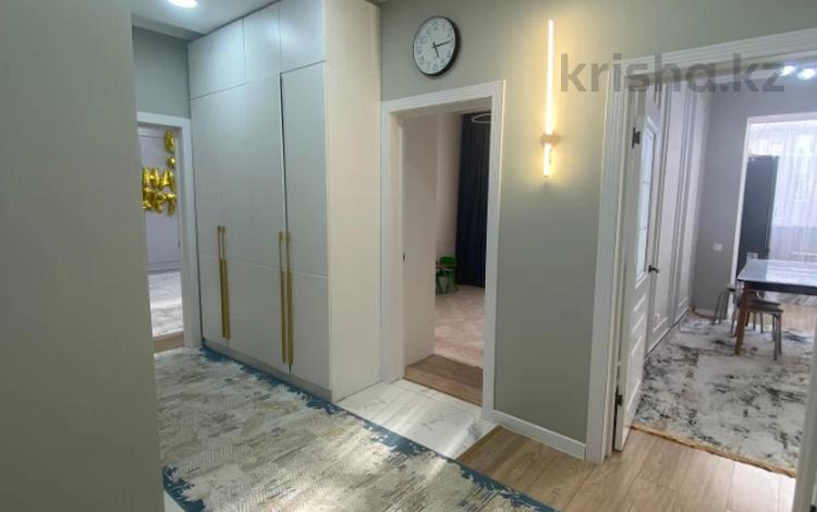 2-комнатная квартира, 70 м², 1/5 этаж, алтын орда — алтын орда за 25 млн 〒 в Актобе — фото 2