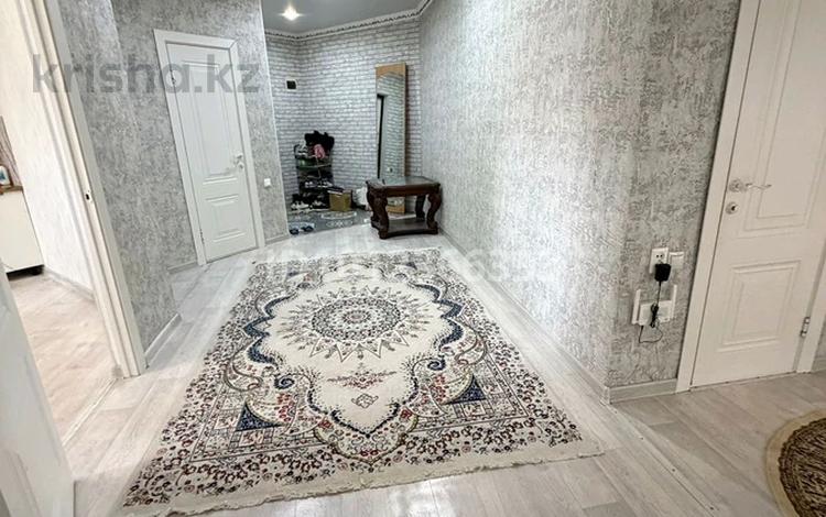 3-бөлмелі пәтер · 113 м² · 3/5 қабат, мкр. Алтын орда 16, бағасы: 33 млн ₸ в Актобе — фото 2