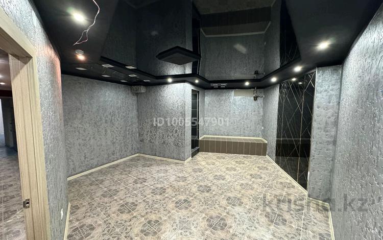 Свободное назначение · 25 м² за 100 000 ₸ в Актобе, мкр 11 — фото 2