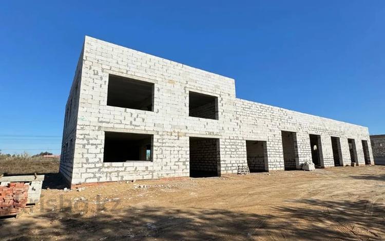 Свободное назначение, офисы, склады, азс, автосервисы и автомойки, бани, гостиницы и зоны отдыха · 10000 м² за 138 млн 〒 в Актобе, мкр 5 — фото 3