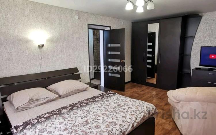 1-комнатная квартира, 38 м², 2/9 этаж посуточно, Проспект Абая 111 за 12 000 〒 в Уральске — фото 7