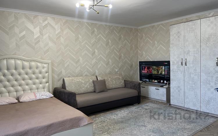 1-комнатная квартира · 40 м² · 2/5 этаж, Засядко 38 — Дулатова за 10 000 ₸ в Семее — фото 6